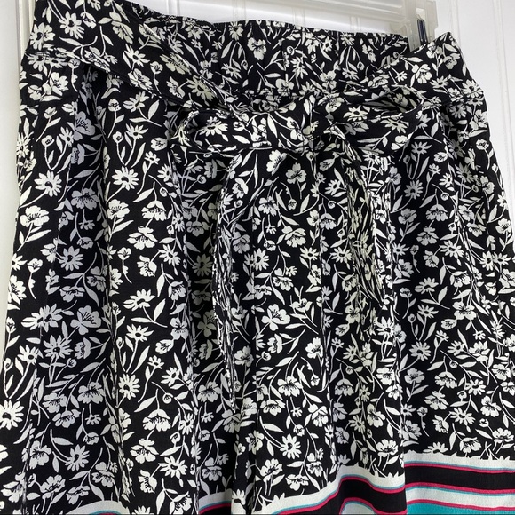Anthropologie Maeve Scarf Floral Print Black Teal Tie Front Shorts Small - Picture 5 of 10